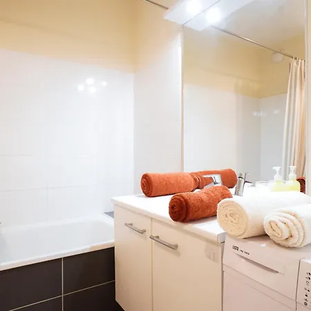 Modern Studio, Tram 5 Min From Partdieu, Wi-fi *